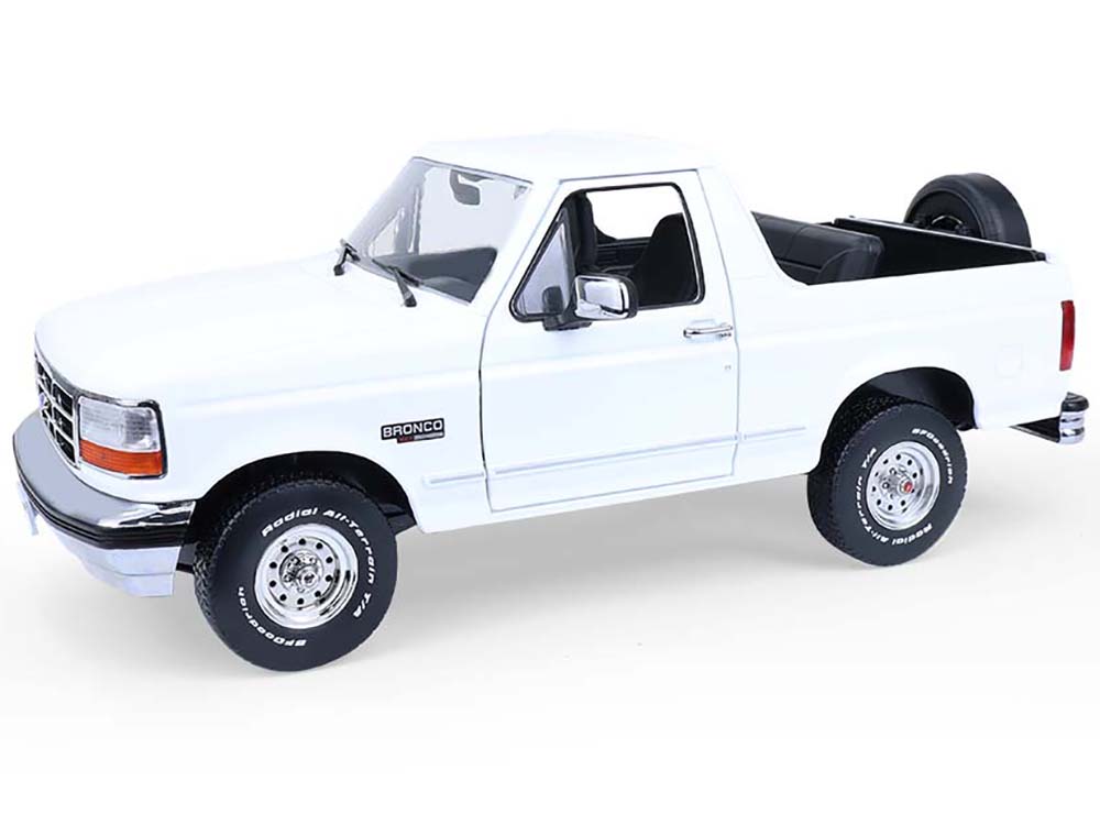 1993 Ford Bronco XLT Oxford White &quot;Artisan Collection&quot; 1/18 Diecast Model Car by Greenlight
