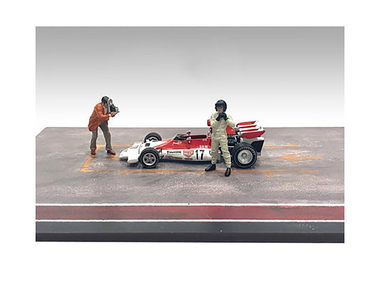 &quot;Race Day&quot; Two Diecast Figures Set 2 for 1/43 Scale Models by American Diorama