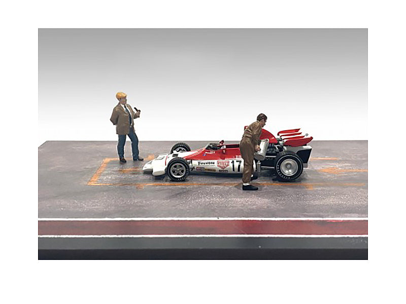 &quot;Race Day&quot; Two Diecast Figures Set 4 for 1/43 Scale Models by American Diorama