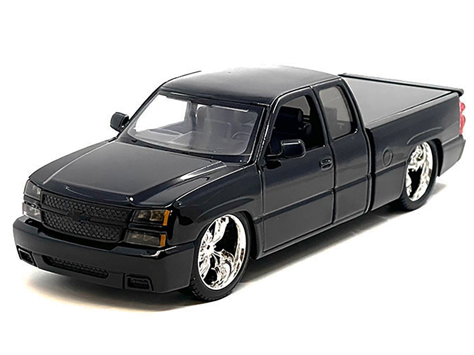 2006 Chevrolet Silverado Custom Pickup Truck Black &quot;Die-Cast Collection&quot; Series 1/25 Diecast Model Car by Motormax