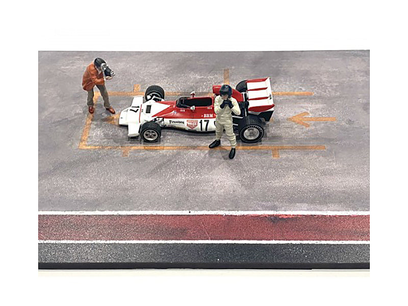&quot;Race Day&quot; Two Diecast Figures Set 2 for 1/43 Scale Models by American Diorama