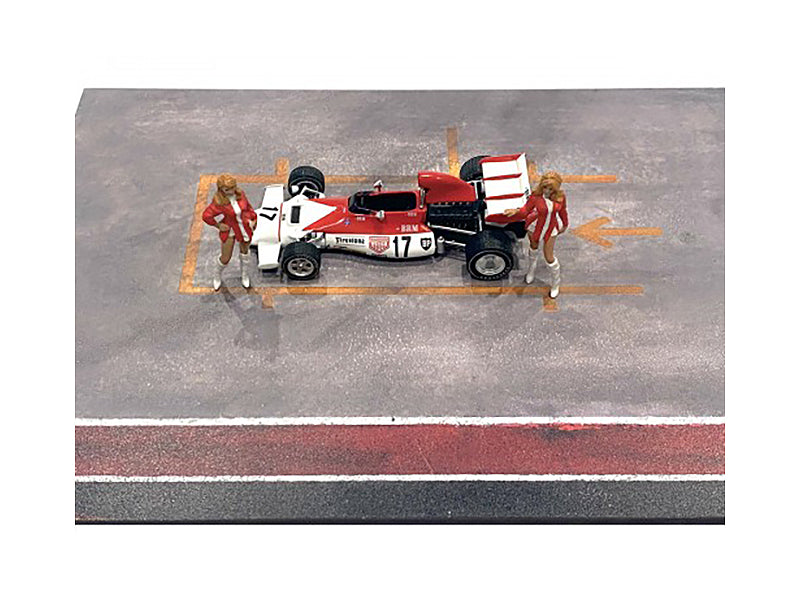 &quot;Race Day&quot; Two Diecast Figures Set 6 for 1/43 Scale Models by American Diorama