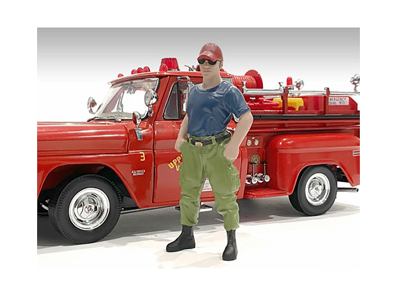 &quot;Firefighters&quot; Off Duty Figure for 1/24 Scale Models by American Diorama